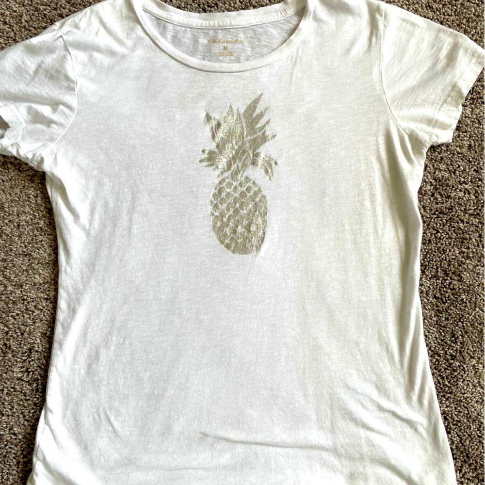 White, lightweight crew neck Tshirt